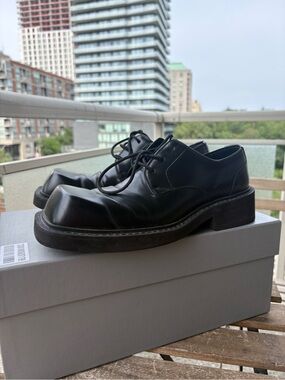 Balenciaga inspector derby